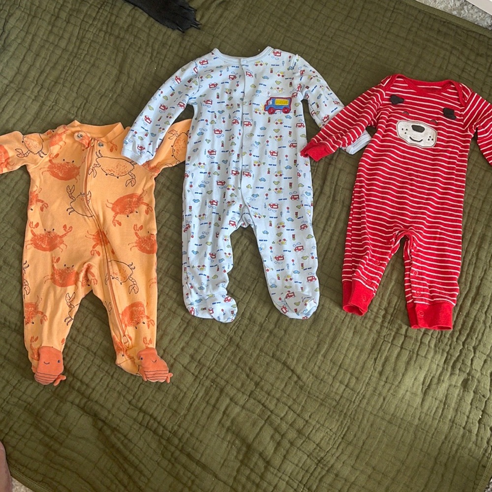3 sleepers. Outside 2 are carters brand